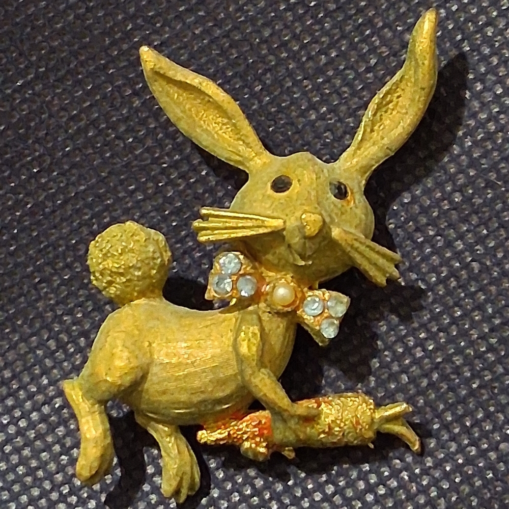 Vintage Mylu Rabbit Brooch Brushed Gold Tone